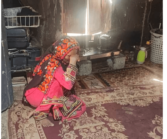 خانه پیرزن تا ویرانی، یک باران! فاصله دارد