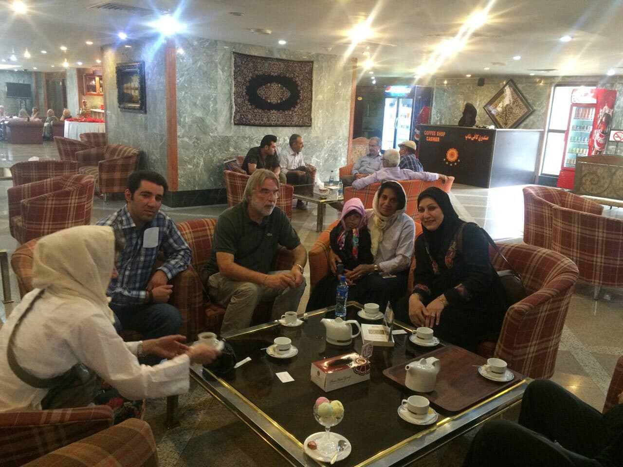 معاینه رعنا توسط پرفسور آلمانی