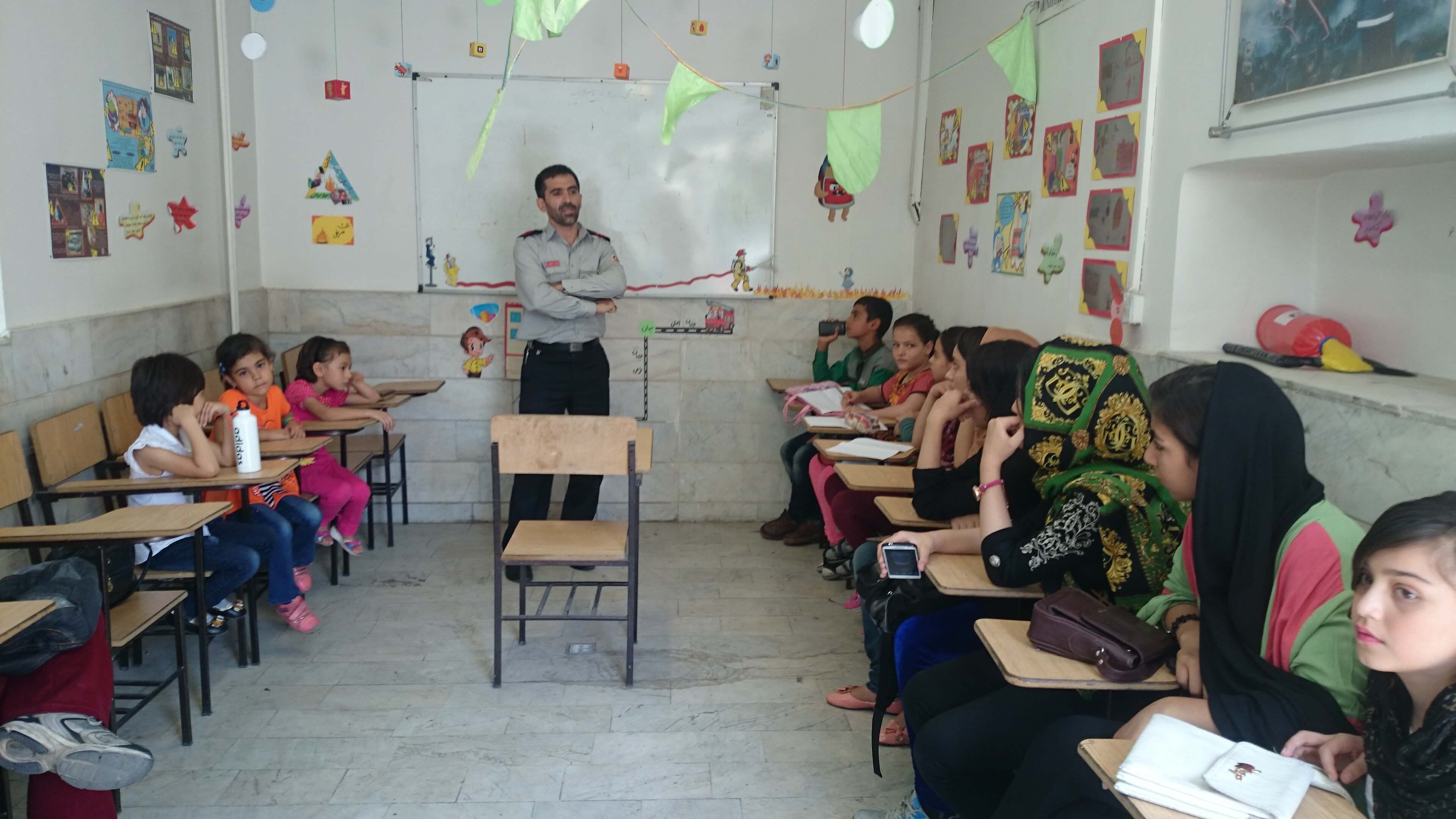 بازدید گلدکیدزها از ایستگاه آتش نشانی