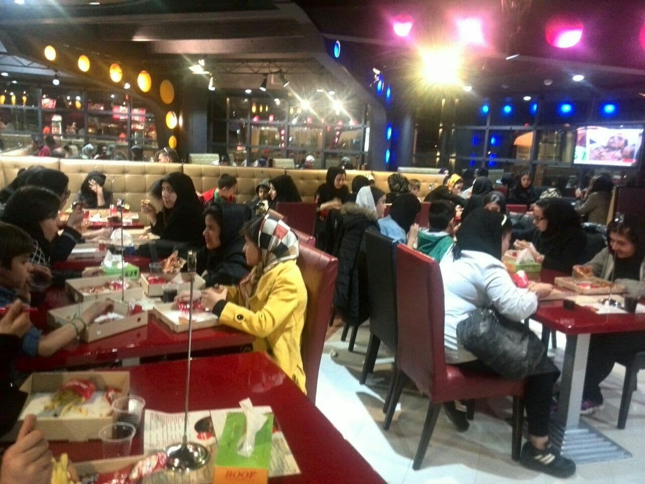 فرزندان مهرآفرین در تیراژه