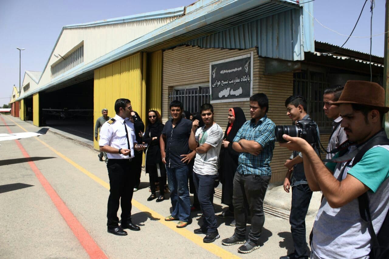 بازدید کودکان مهرآفرین از فرودگاه شخصی