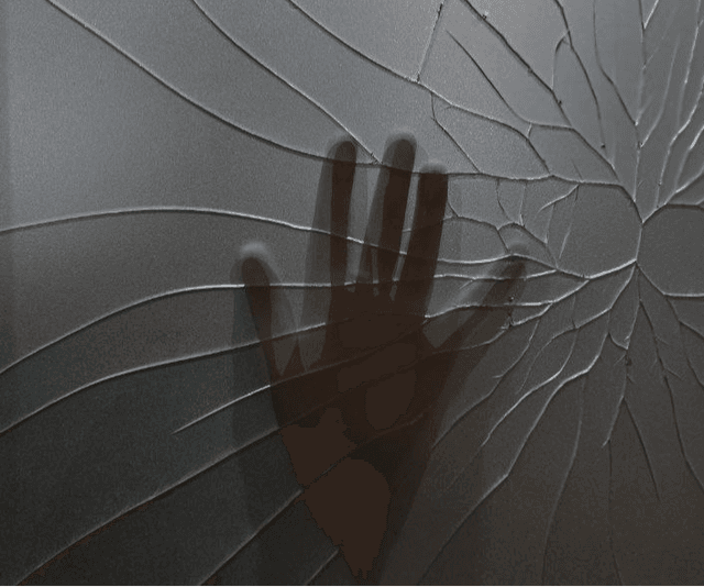 نه… این دختر نباید پایانش را در تاریکی ببیند