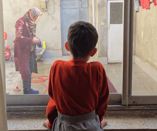 خونِ پسرش بود که روی خاک می‌چکید